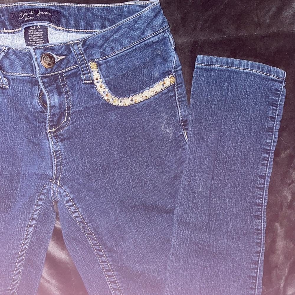 dark blue jeans